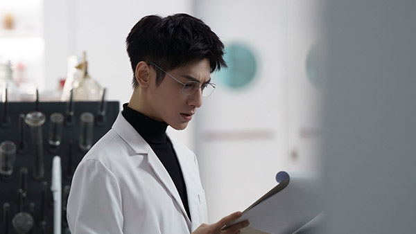 《剥茧》高口碑落幕，罗云熙携《魅影神捕》续写进阶之路